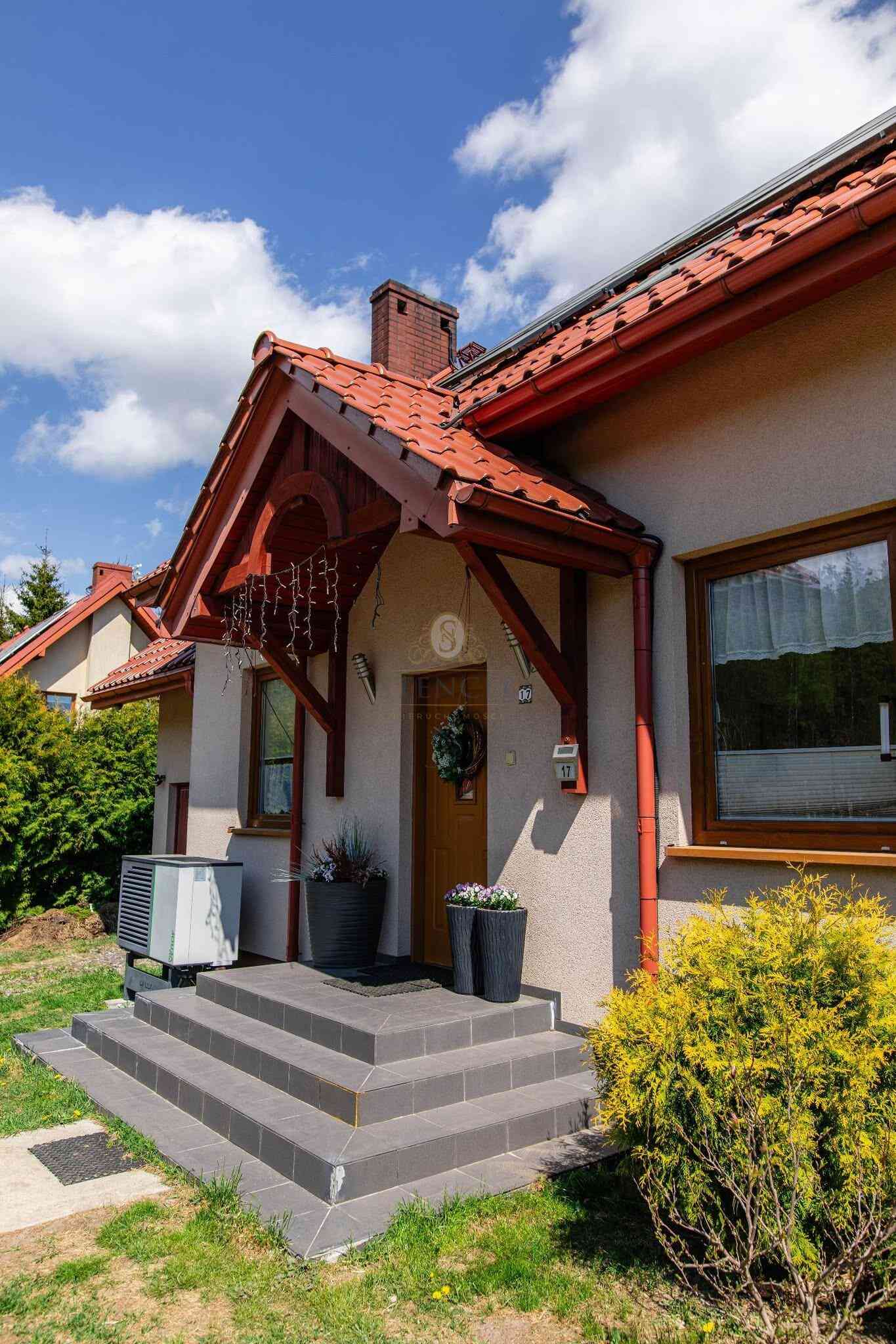 Urządzony dom na sprzedaż w Kobysewie na Kaszubach - zdjęcie 2