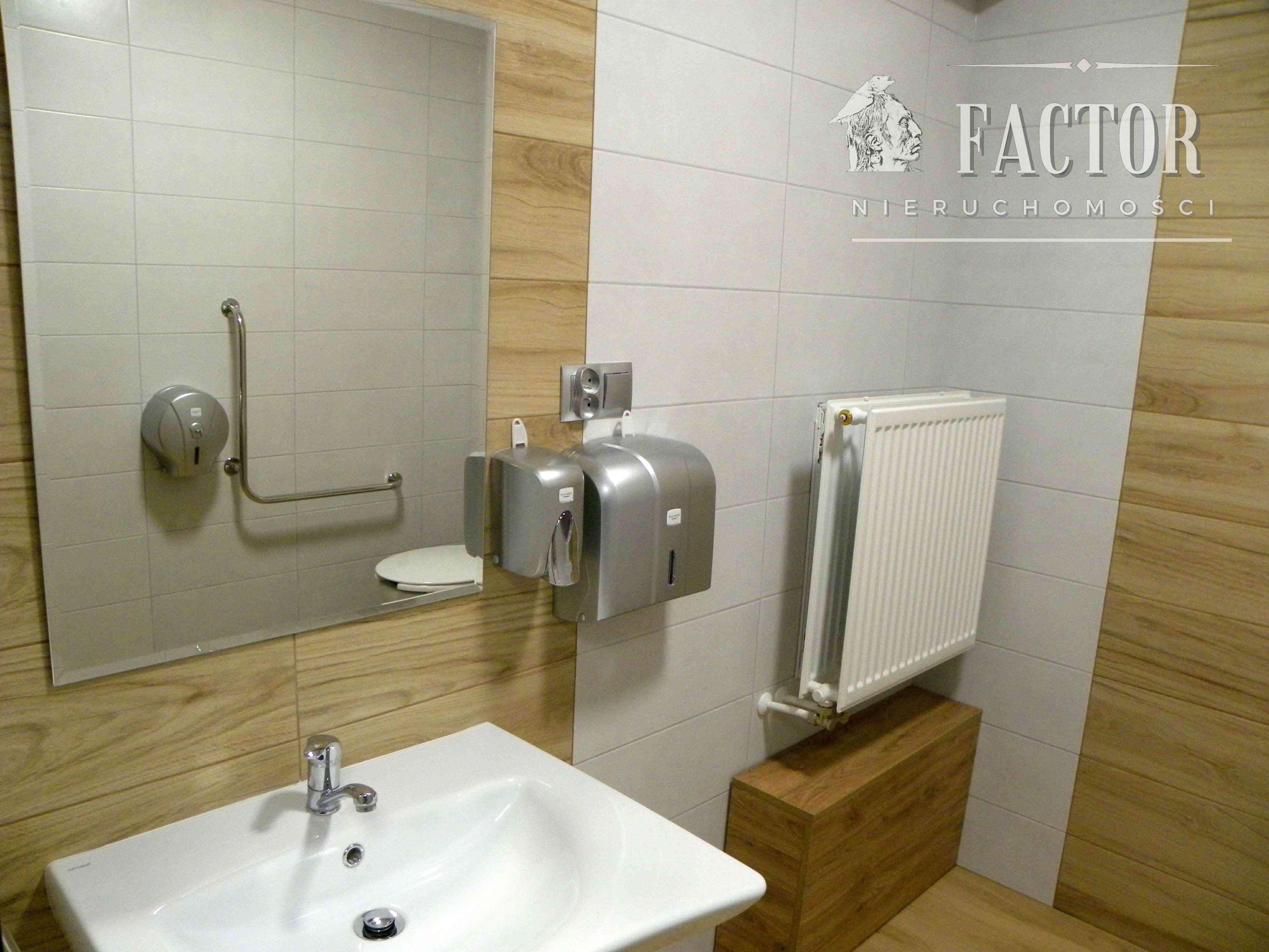 Lokal usługowy na wynajem w centrum Biecza - zdjęcie 8