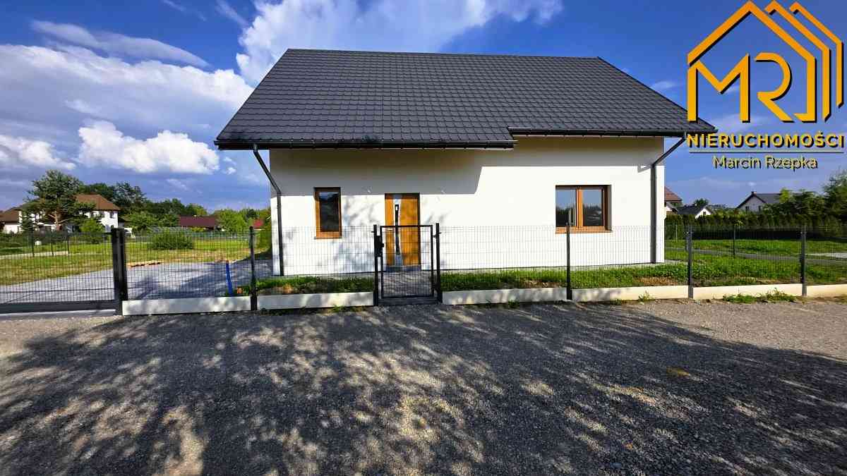 Dom w stanie deweloperskim w Woli Rzędzińskiej
