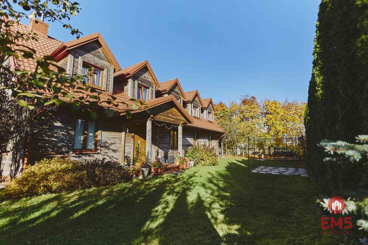 Dom drewniany 230 m² z 5 pokojami i salą na 40 osób - zdjęcie 3