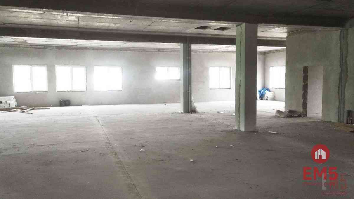 Powierzchnia handlowo-usługowa 1300 m2 - zdjęcie 3