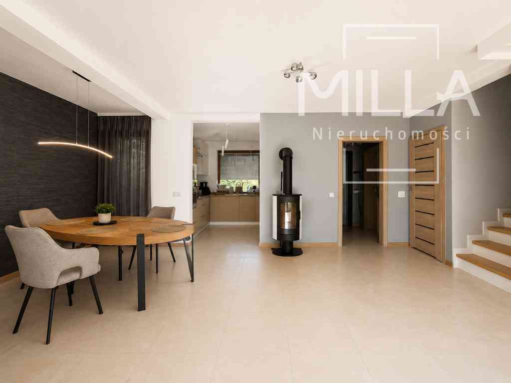 Dom 258 m² komfortu w sąsiedztwie lasu - zdjęcie 7