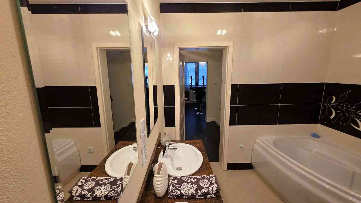 Dom w wysokim standardzie – centrum Laskówki Chorą - zdjęcie 27