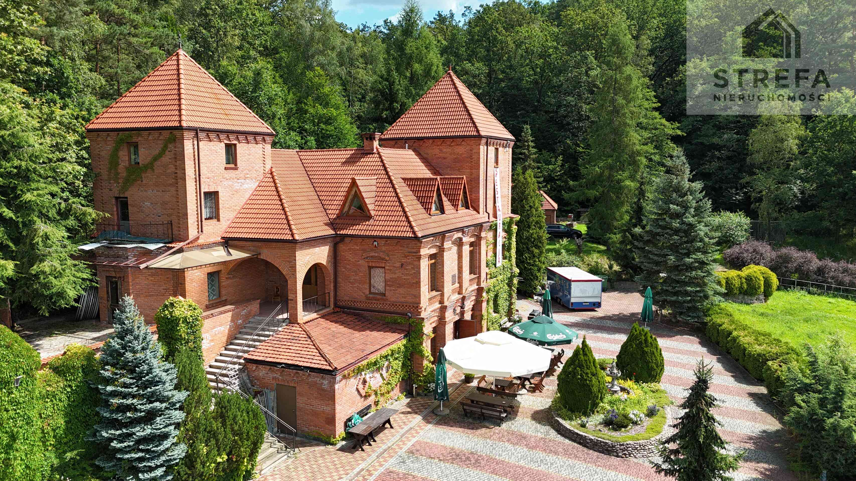 Zamek, hotel, restauracja, gotowy biznes - zdjęcie 2