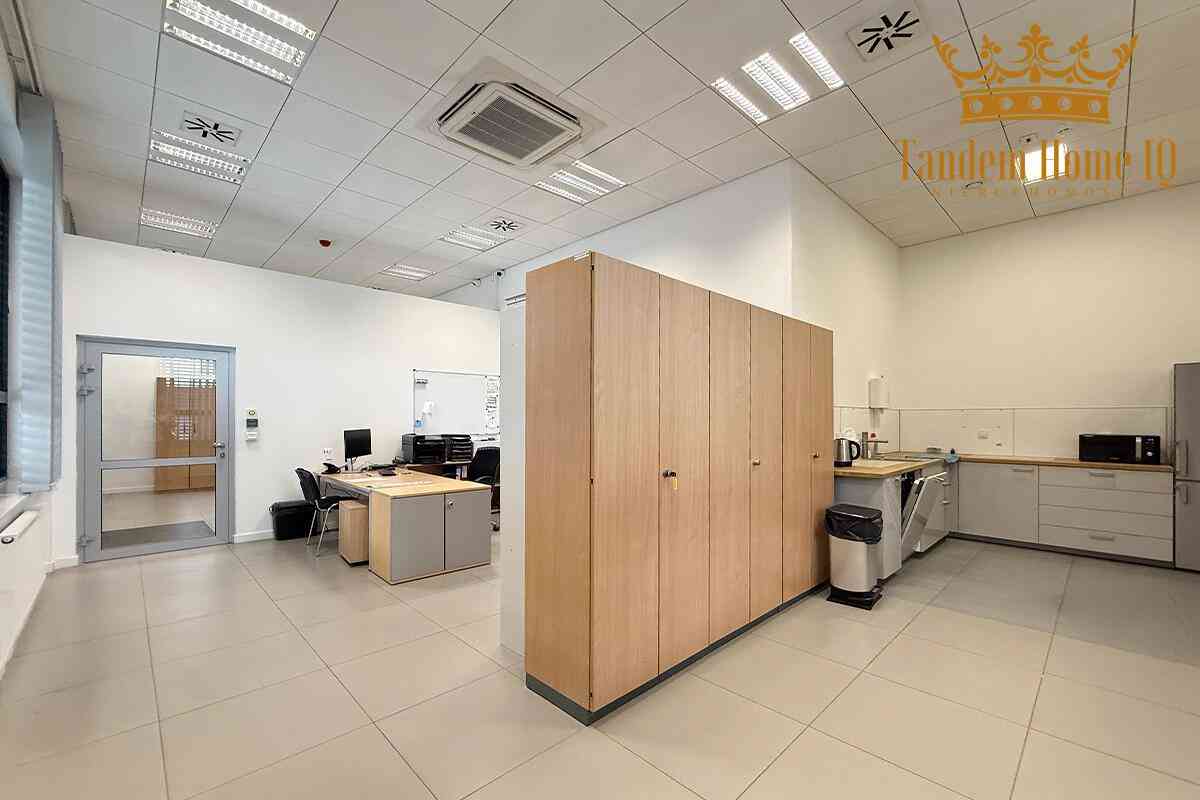 Na wynajem magazyn 430m2, biuro 180m2 w kompleksie biznesowym Włochy - zdjęcie 10