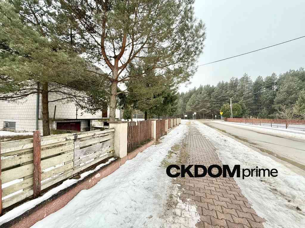 Dom z dużą działką Bławatków gm Piekoszów - zdjęcie 2