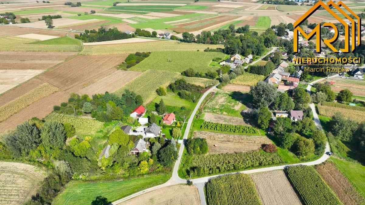 Drewniany dom do remontu – Siedliszowice, gm. Żabn - zdjęcie 36