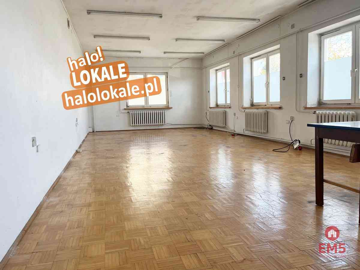 Budynek tuż pod miastem - zdjęcie 2