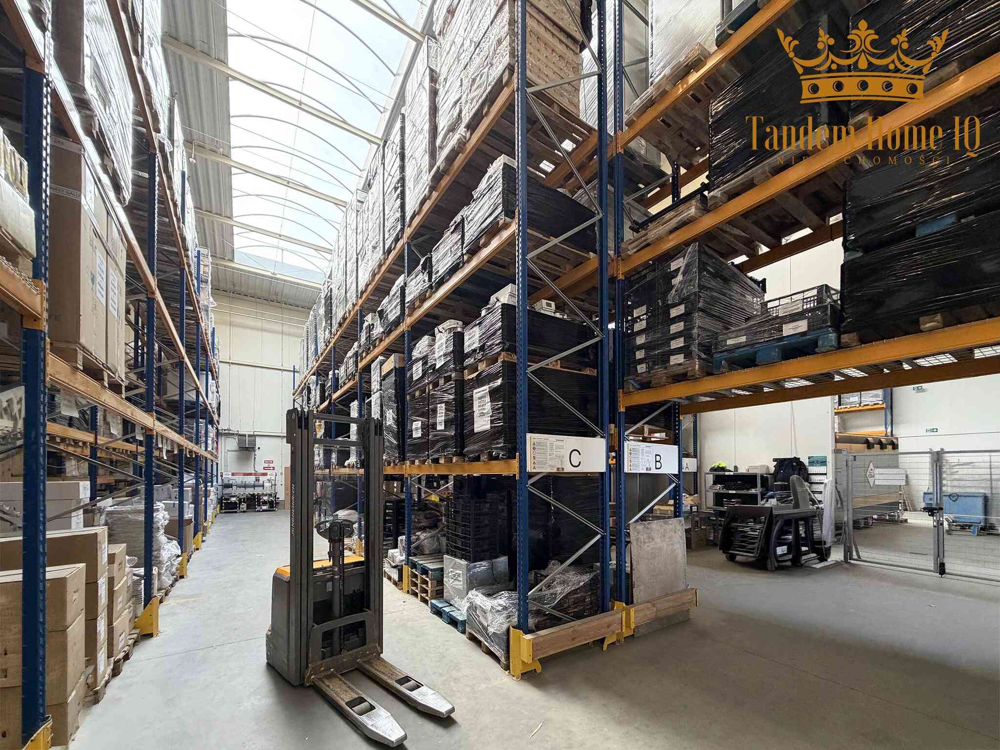 Na wynajem magazyn 560m2, biuro 275m2 w kompleksie biznesowym Włochy - zdjęcie 6