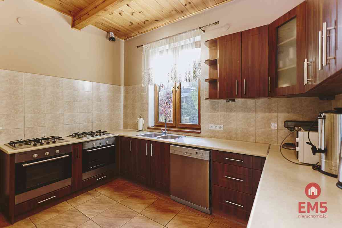 Dom drewniany 230 m² z 5 pokojami i salą na 40 osób - zdjęcie 17