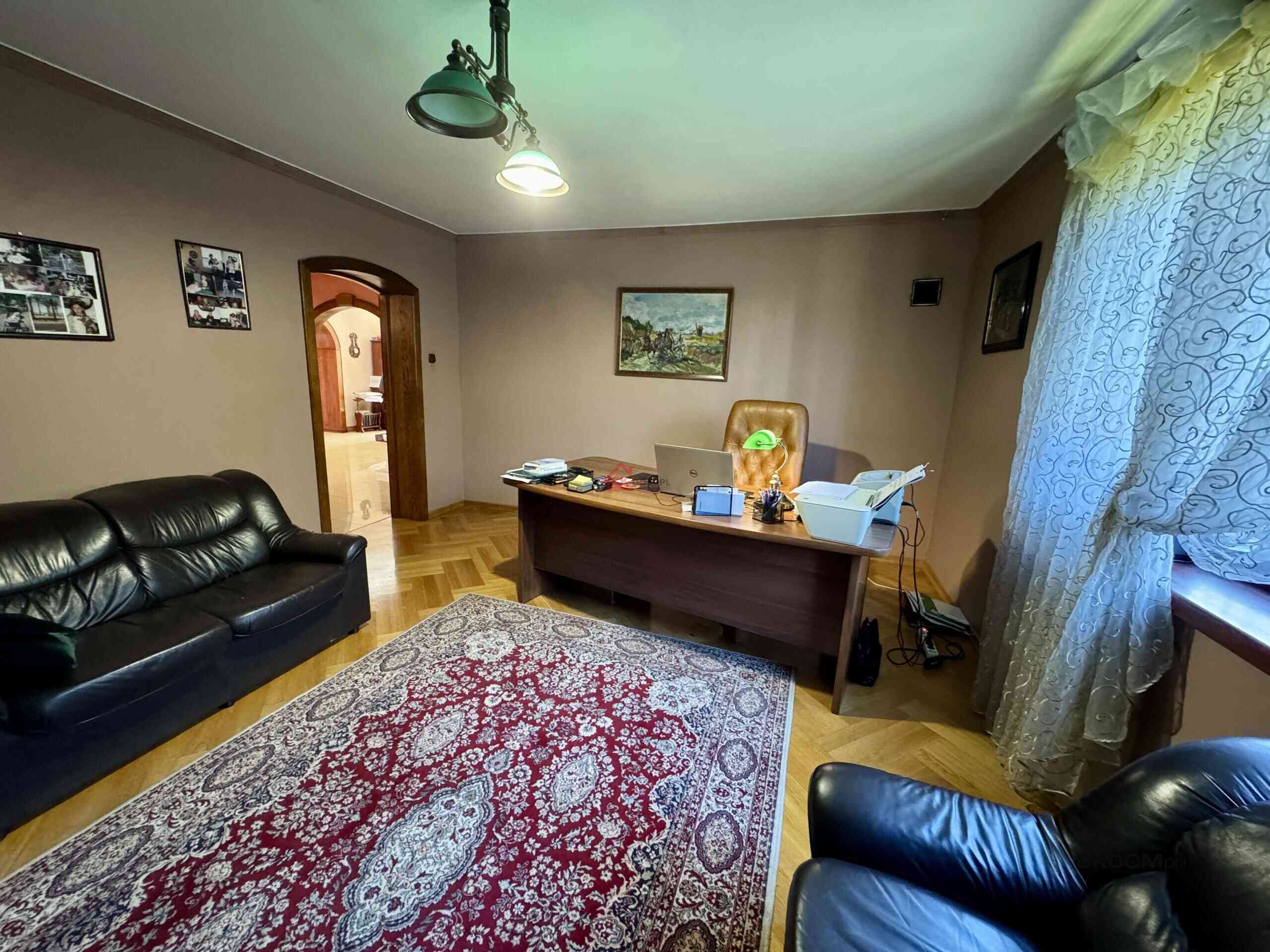 Przestronny dom 360 m² z ogrodem – Piękny ogród - zdjęcie 12