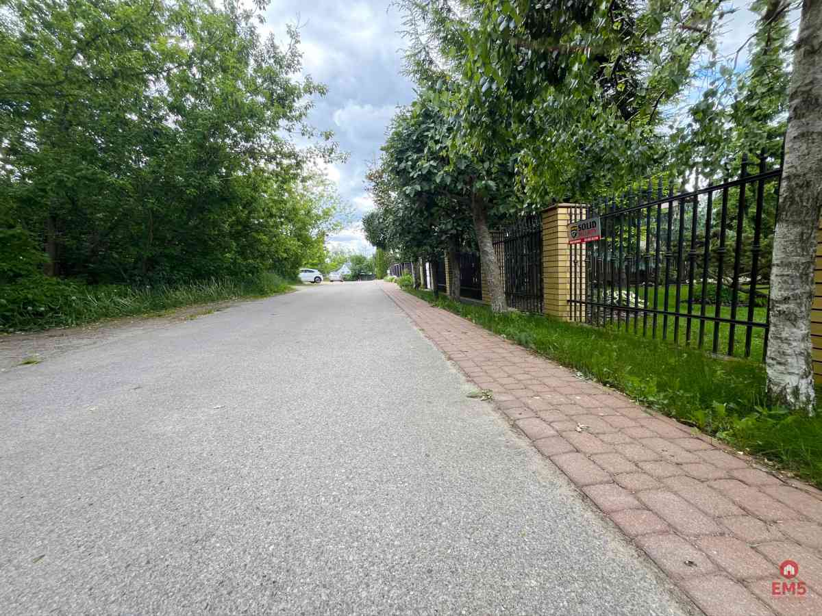 Atrakcyjna działka przy drodze - zdjęcie 4