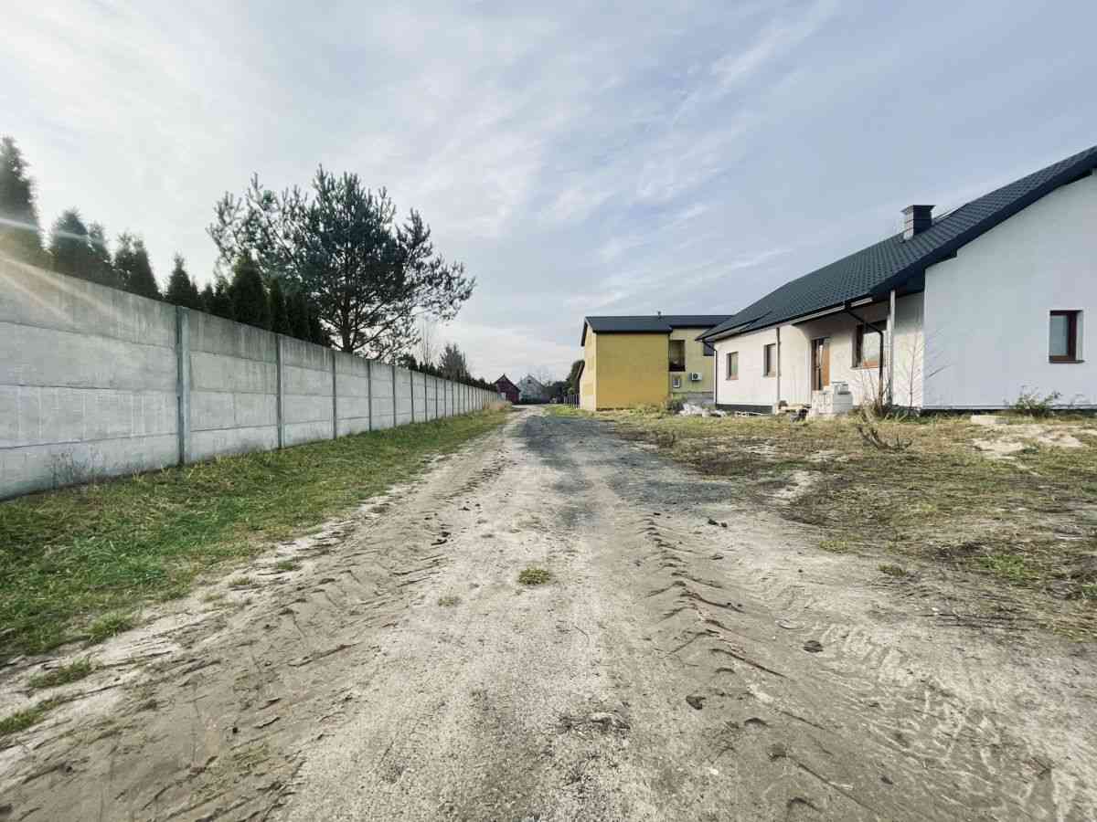 Prąd, woda, kanalizacja | Droga utwardzona | Prost - zdjęcie 16