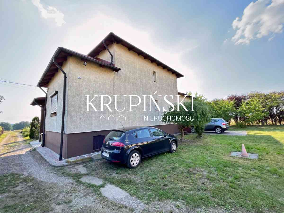 Dom z bardzo dużą działką. 2 garaże. - zdjęcie 7