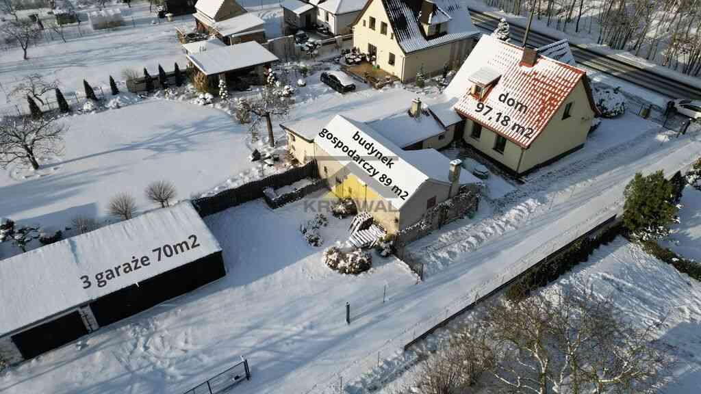 Dom z dużą działką I garażami, bliskio jeziora! - zdjęcie 4