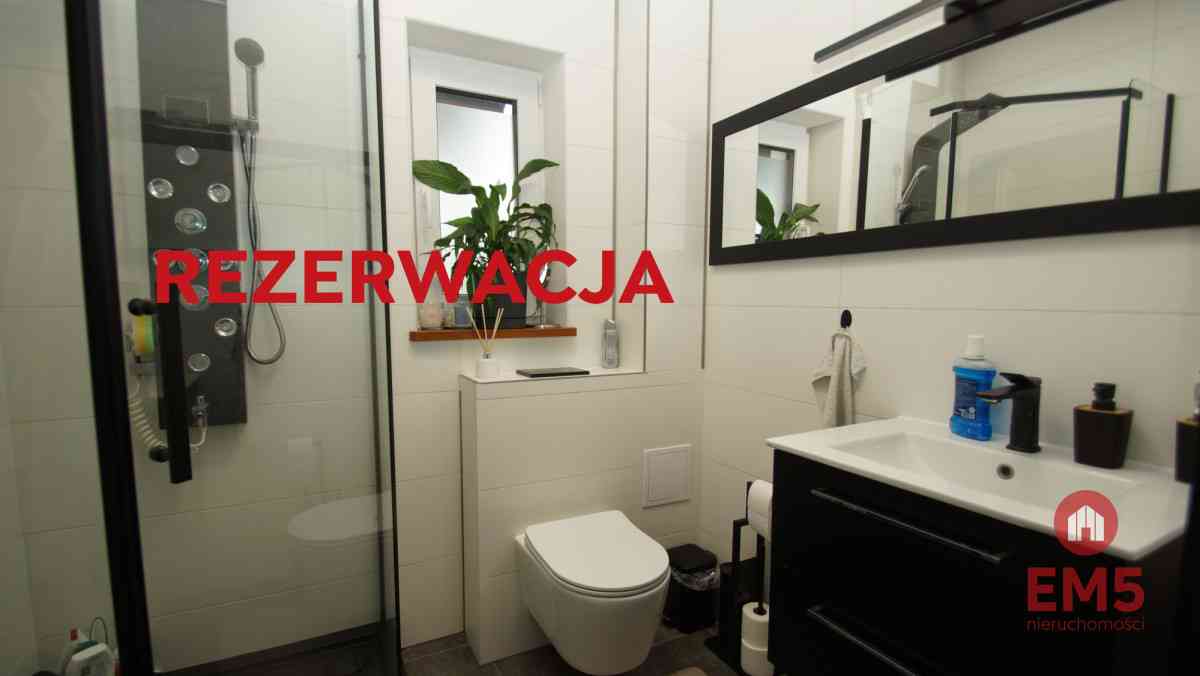 Wolnostojacy dom w spokojnej okolicy - zdjęcie 11