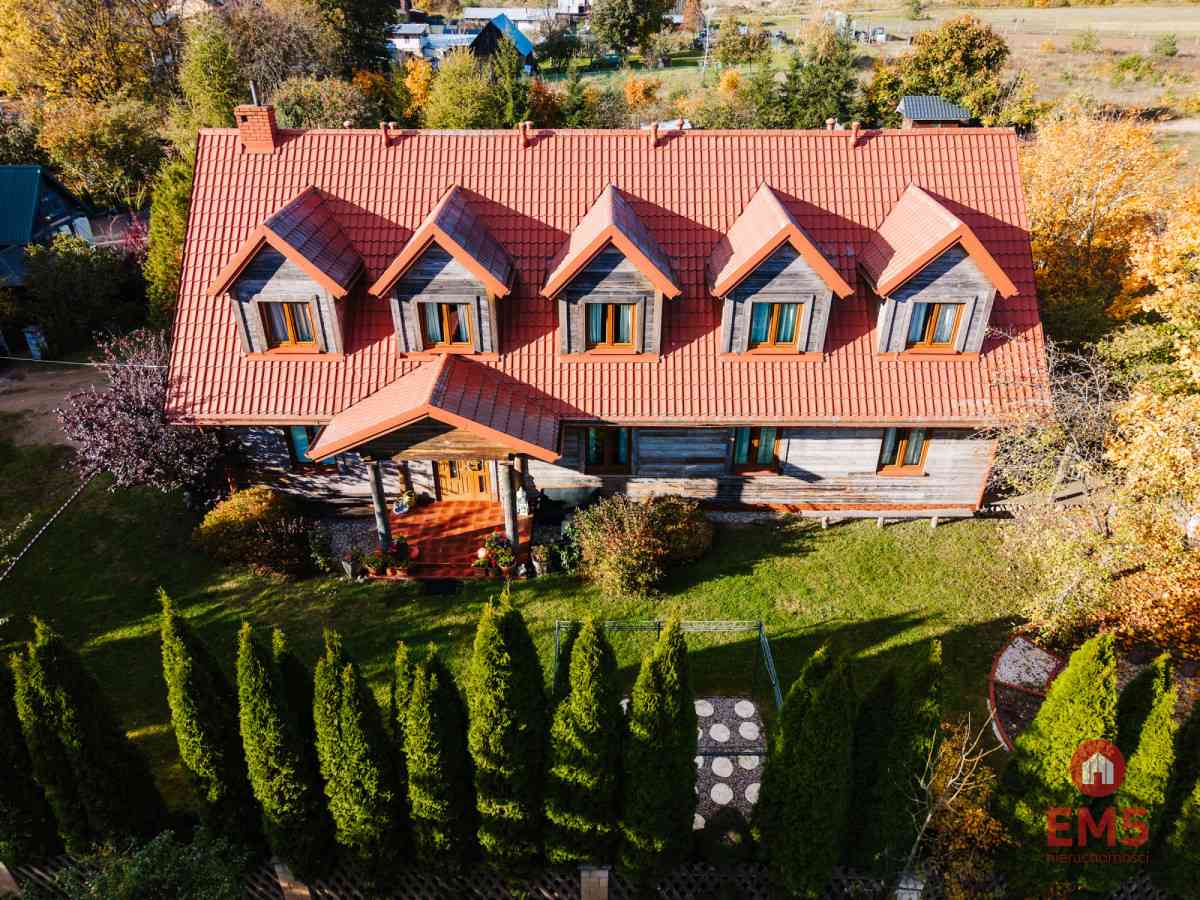 Dom drewniany 230 m² z 5 pokojami i salą na 40 osób - zdjęcie 1
