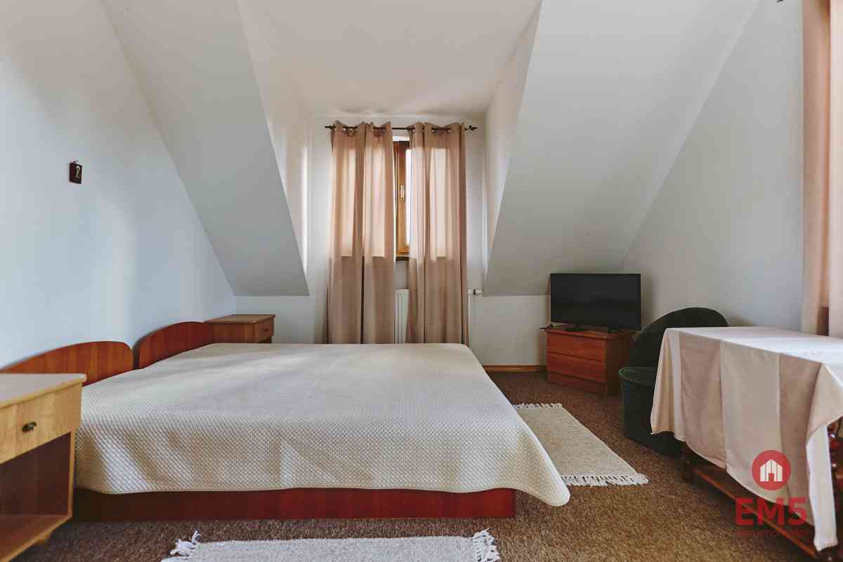 Dom drewniany 230 m² z 5 pokojami i salą na 40 osób - zdjęcie 19