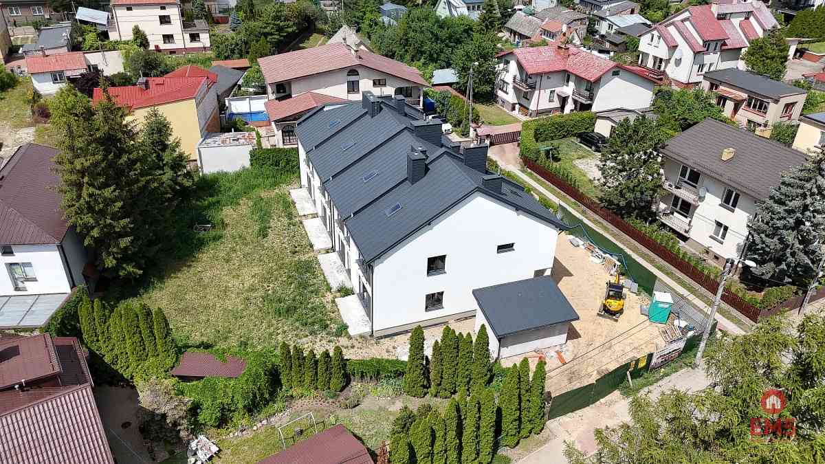 Szeregówka z garażem - zdjęcie 8