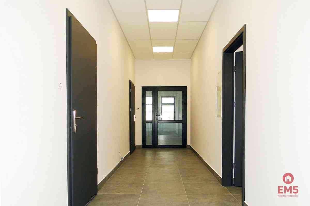 Budynek 1400 m2. Szkoła, fitness, gabinety