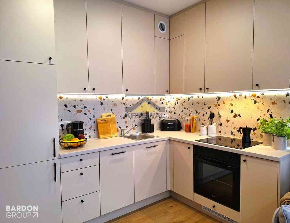 Apartament w centrum miasta z dużym tarasem! - zdjęcie 2
