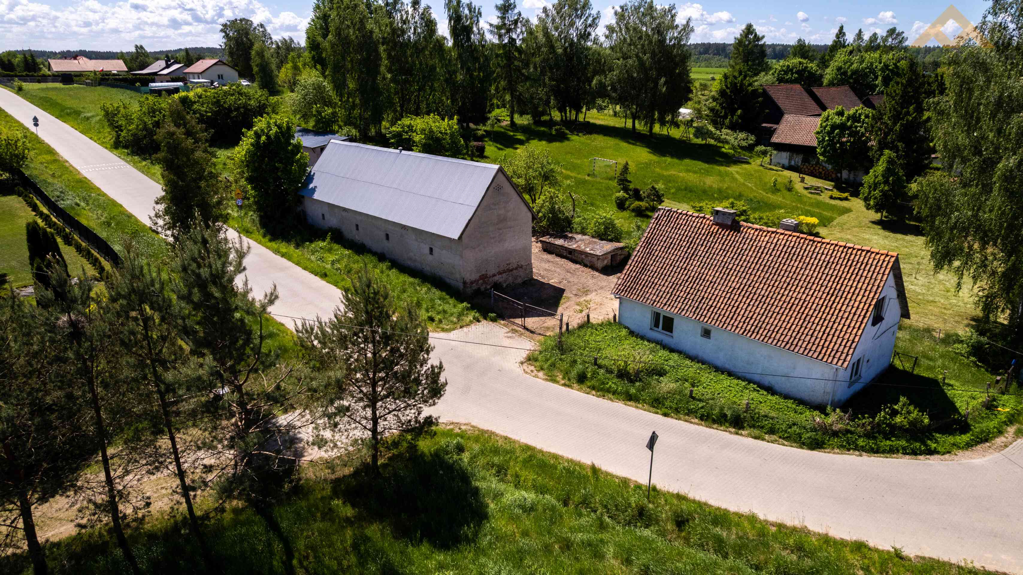 Dom do remontu z ogromnym potencjałem i dużą działką 2423 m² – idealna inwestycja!Patryki - zdjęcie 5