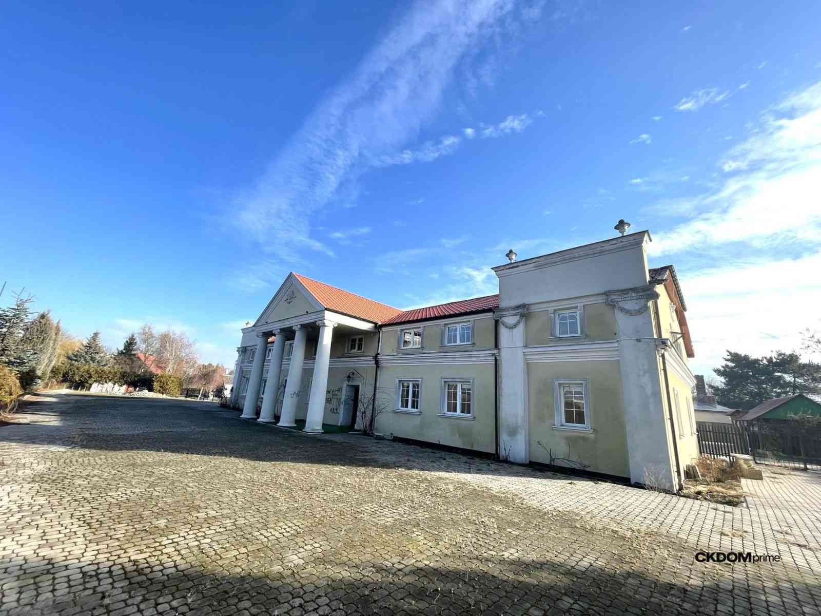 Pałac Łazienkowski – centrum Staszowa - zdjęcie 4