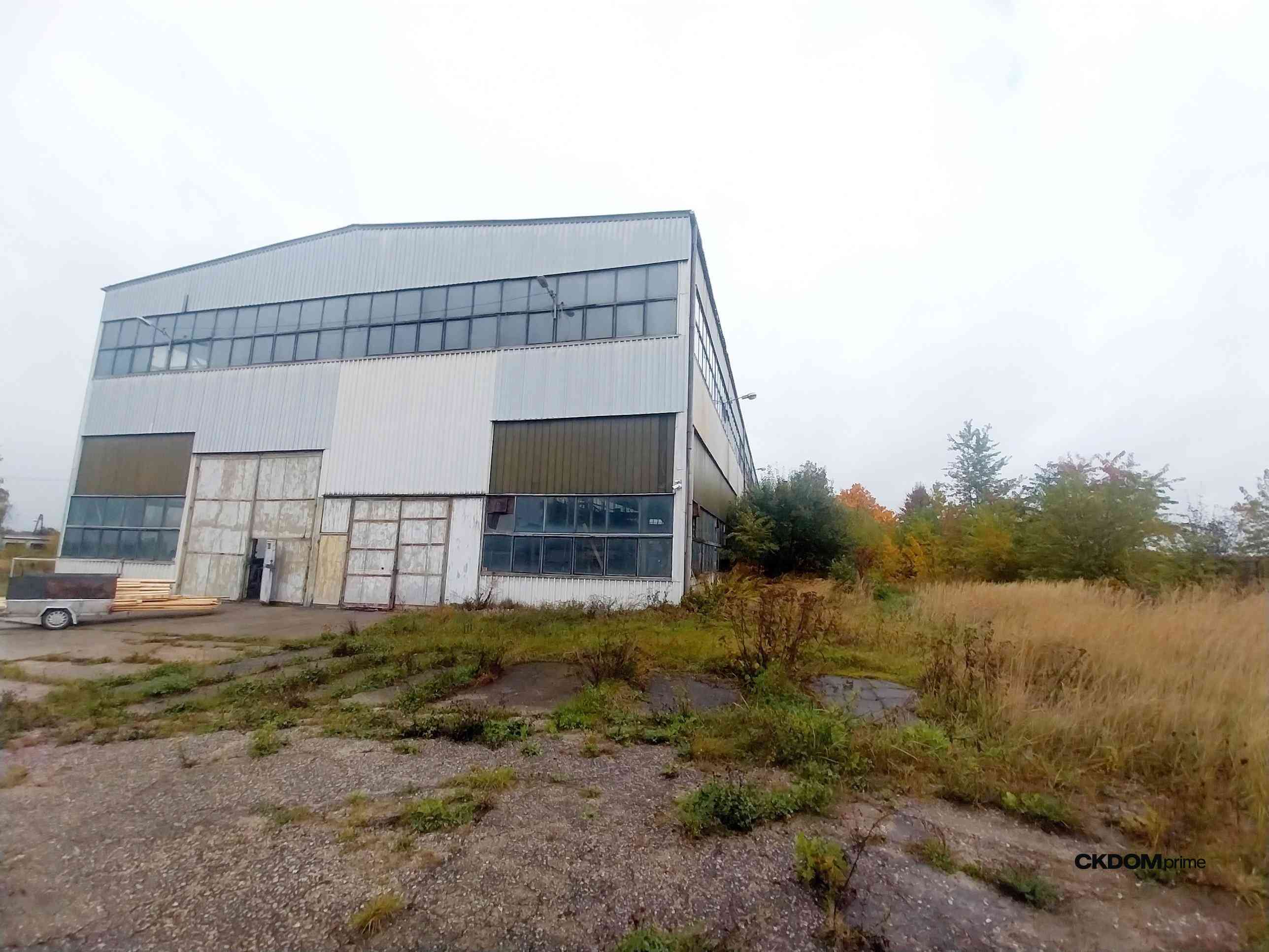 Kompleks magazynowo-biurowy 2078 m² Promnik