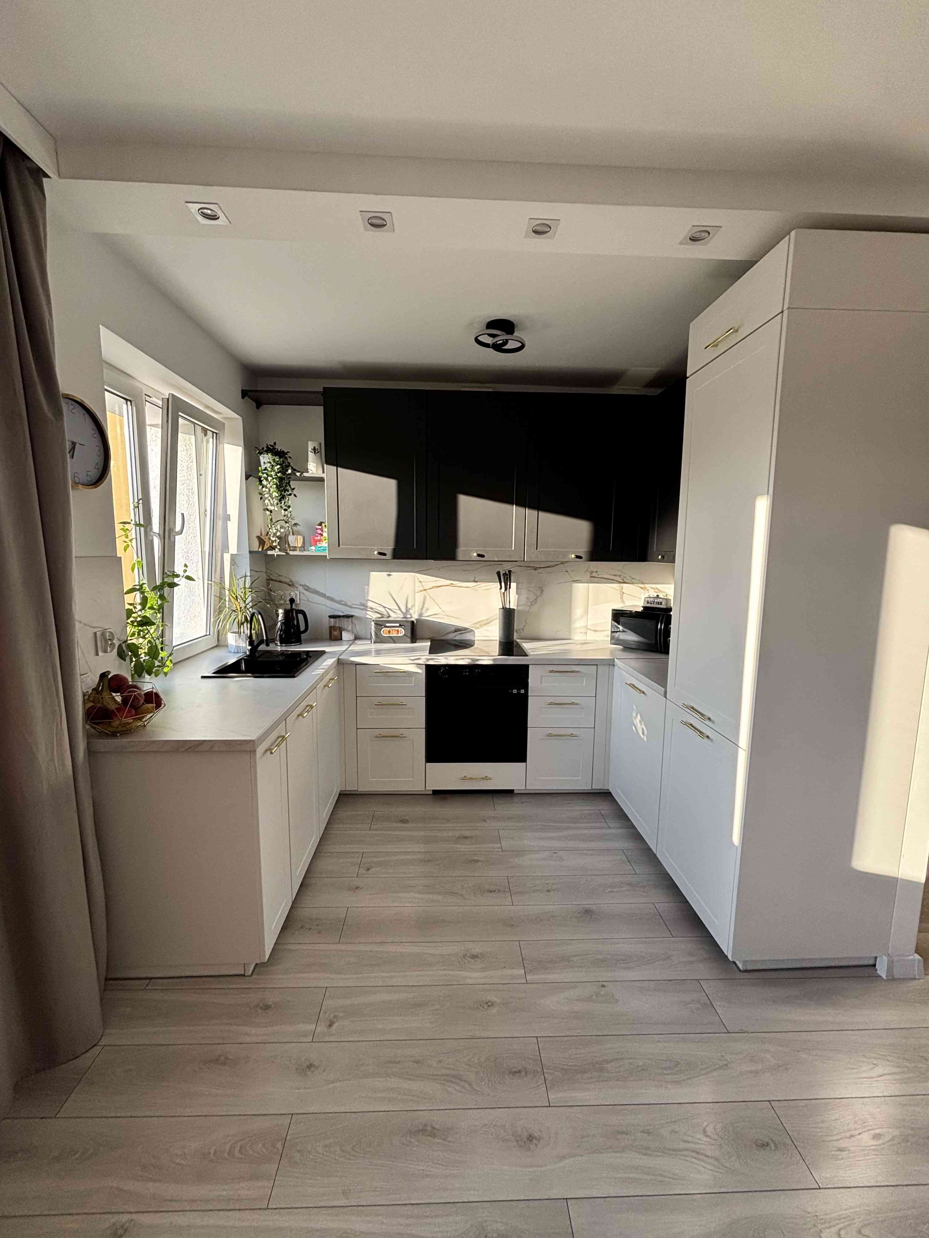 3 pokoje 58,4 m² po generalnym remoncie, garderoba, 1 piętro, Os. Stas