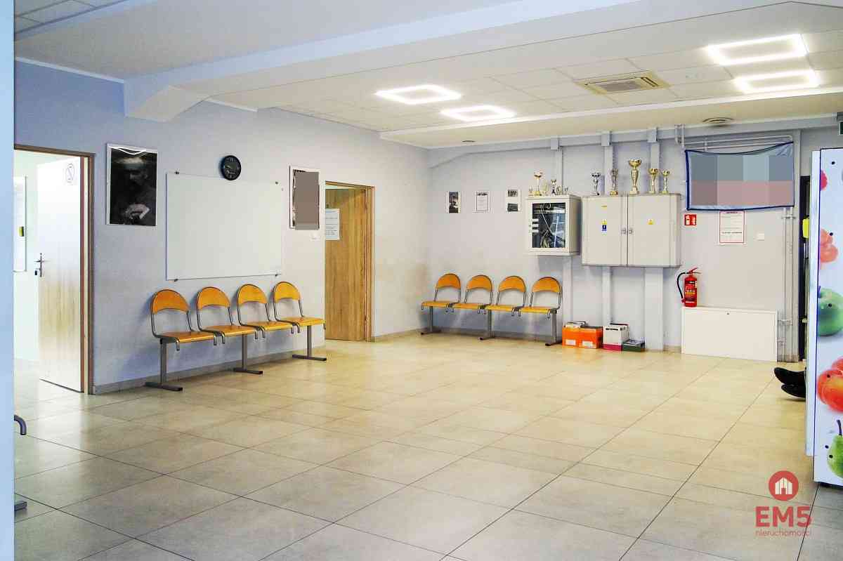 Budynek 1400 m2. Szkoła, fitness, gabinety - zdjęcie 3