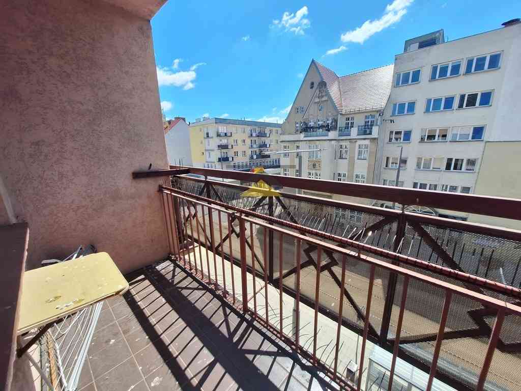 Mieszkanie w samym centrum z widokiem na katedrę - zdjęcie 3