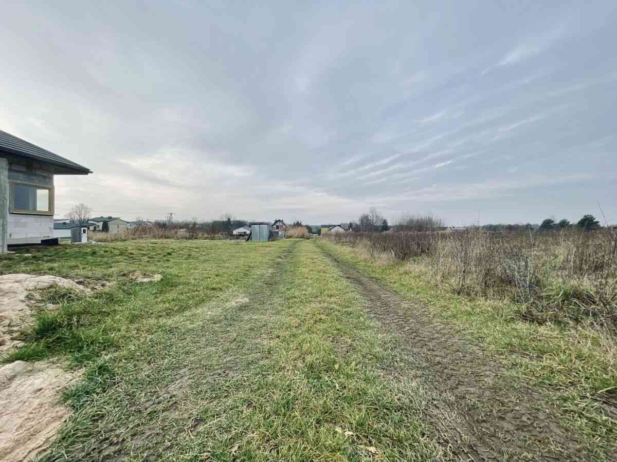 Prąd, woda, kanalizacja | Droga utwardzona | Prost - zdjęcie 12