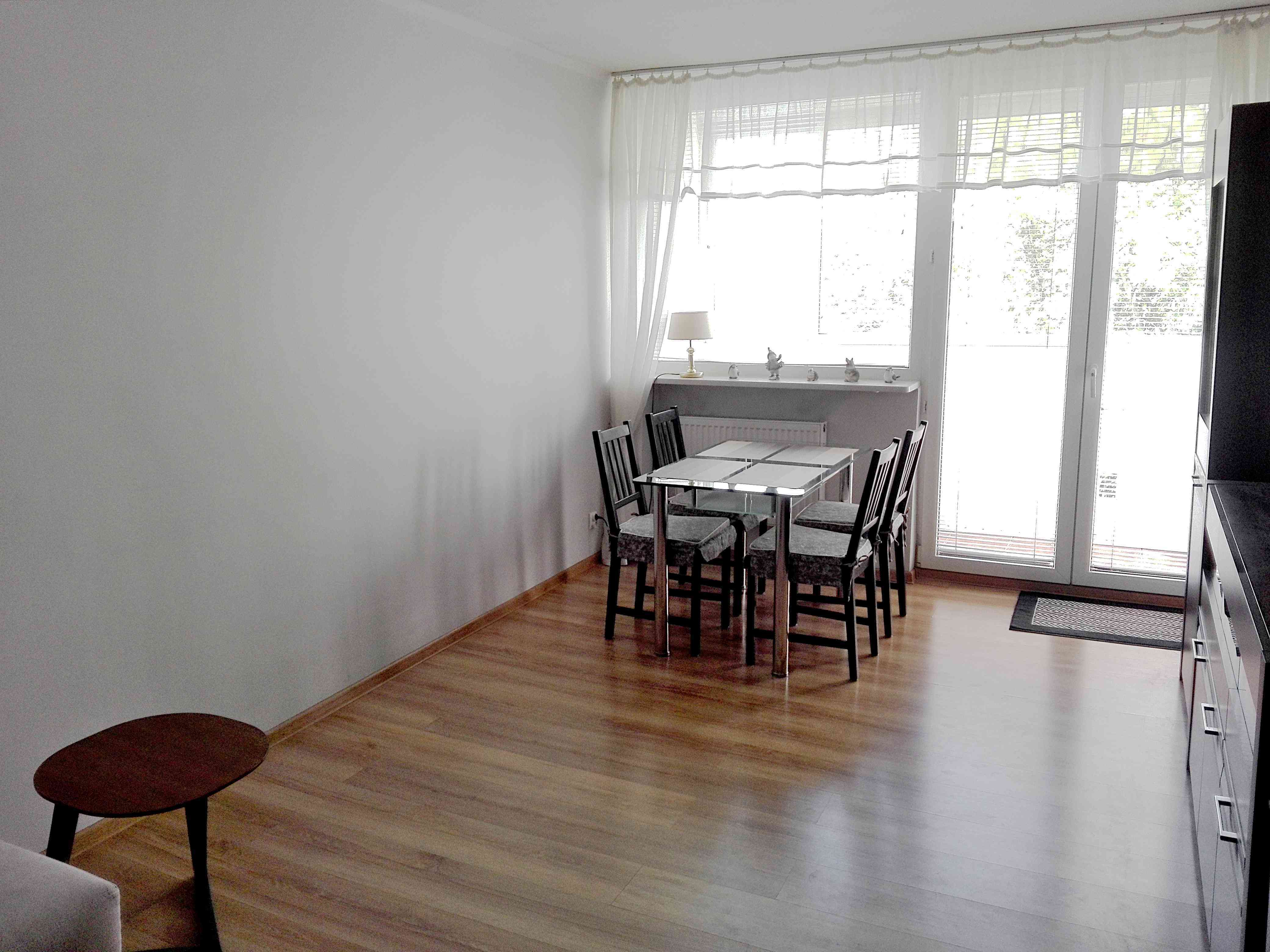 Mieszkanie dwupokojowe z loggią (4 piętro/pokoje rozkładowe/40 m²) - zdjęcie 2