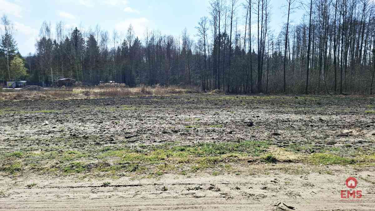 Działka budowlana pod lasem. 1085 m2 - zdjęcie 4