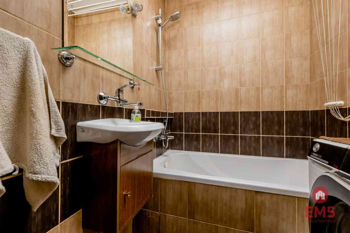 Duże mieszkanie na pierwszym piętrze. - zdjęcie 7