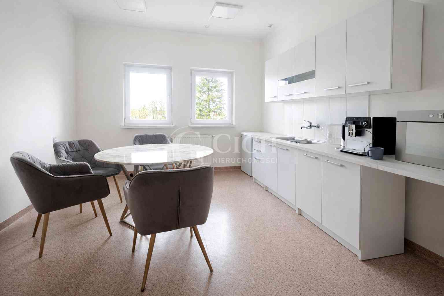 Lokal biurowy 77,68 m² | 3 pokoje | Parking | Tarnów – ul. Torowa