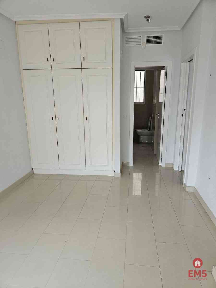 4 pokoje / Torrevieja Playa del Cura / Hiszpania - zdjęcie 4