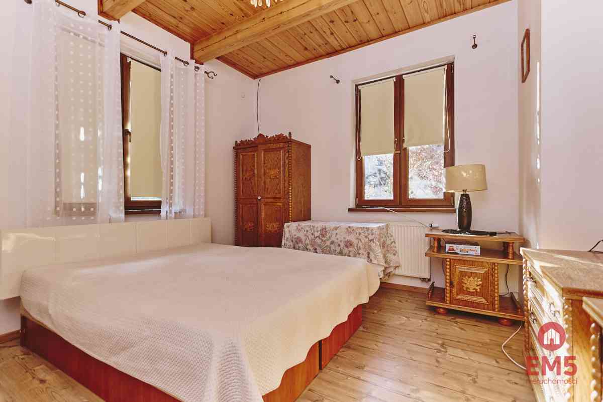 Dom drewniany 230 m² z 5 pokojami i salą na 40 osób - zdjęcie 14
