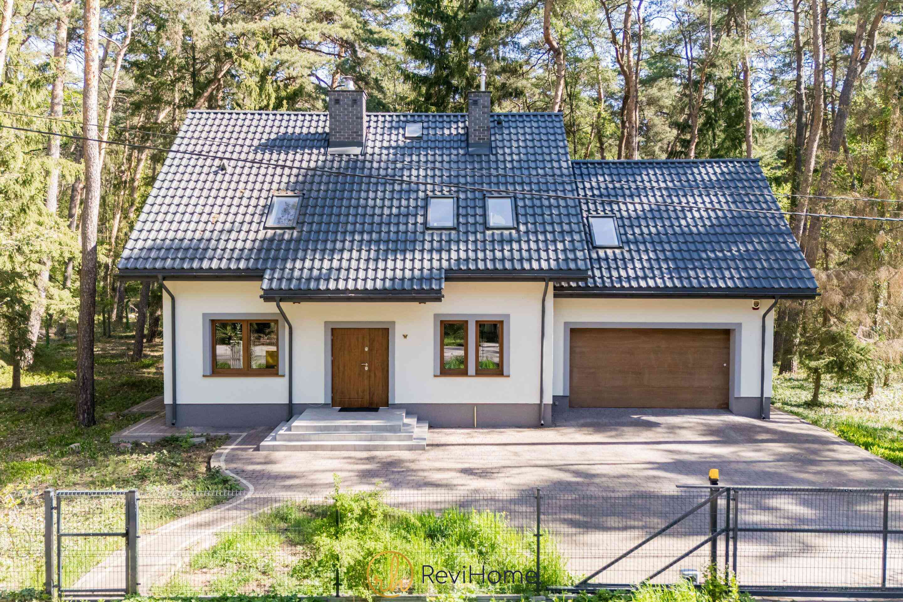 Idealny dom dla rodziny – przestrzeń i natura w Magdalence
