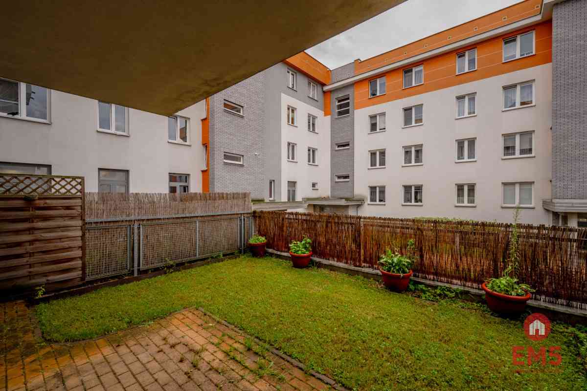Mieszkanie na parterze z ogródkiem. - zdjęcie 13