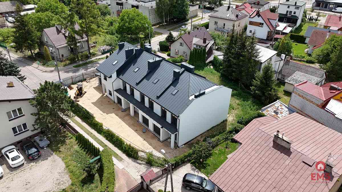 Szeregówka z garażem - zdjęcie 6