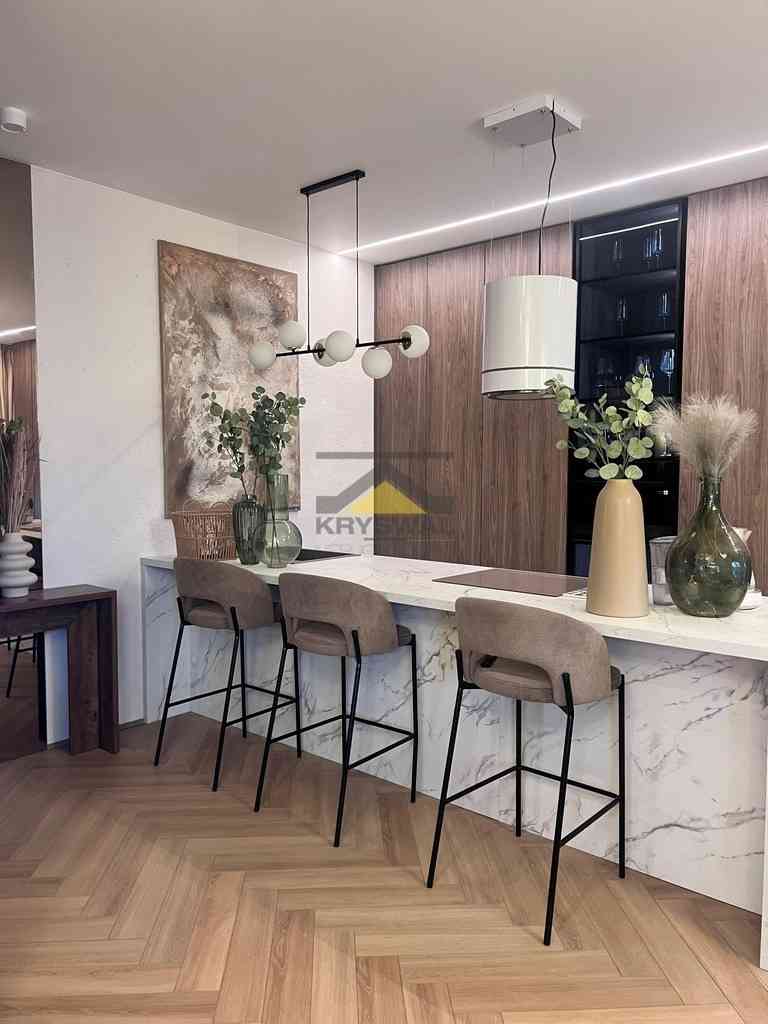 Apartament 93,5 m² z ogródkiem i 2 miejscami post.