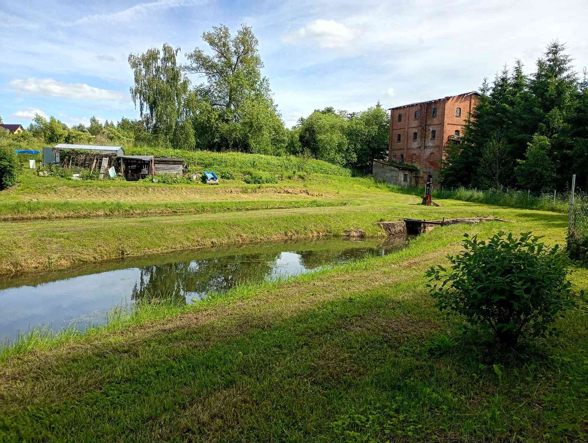 Ośrodek hodowlany/Działka ze stawami rybnymi i domkiem - zdjęcie 7