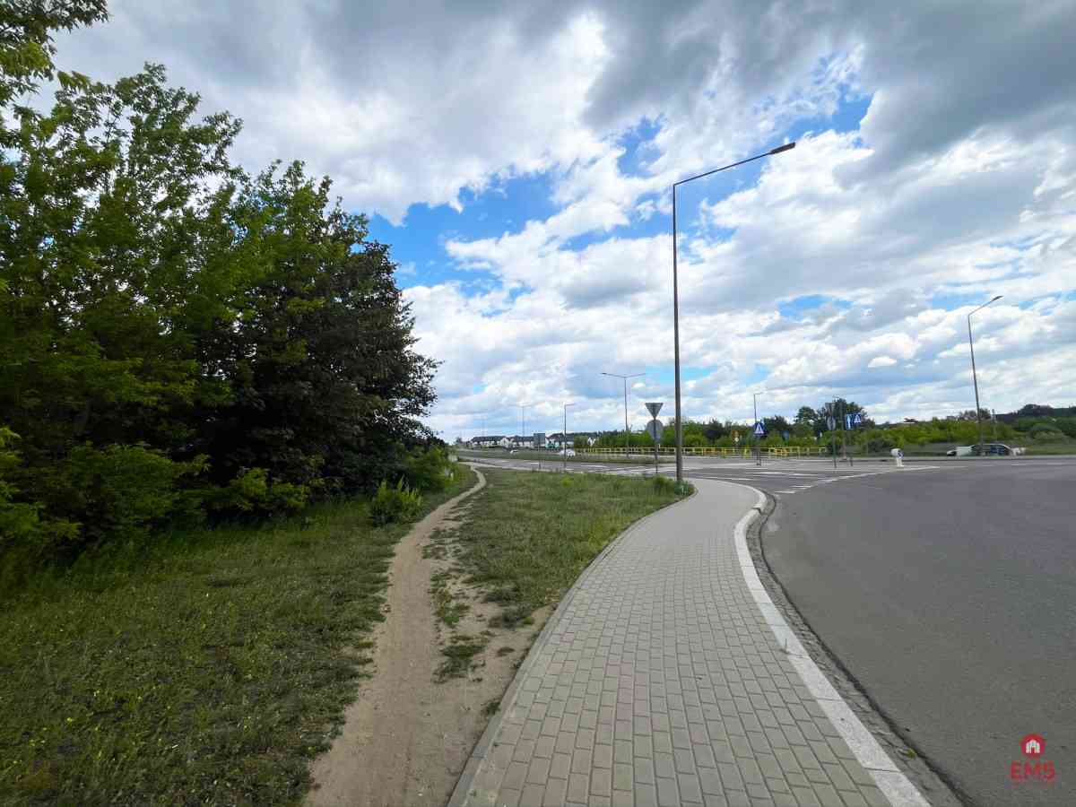 Atrakcyjna działka przy drodze - zdjęcie 5