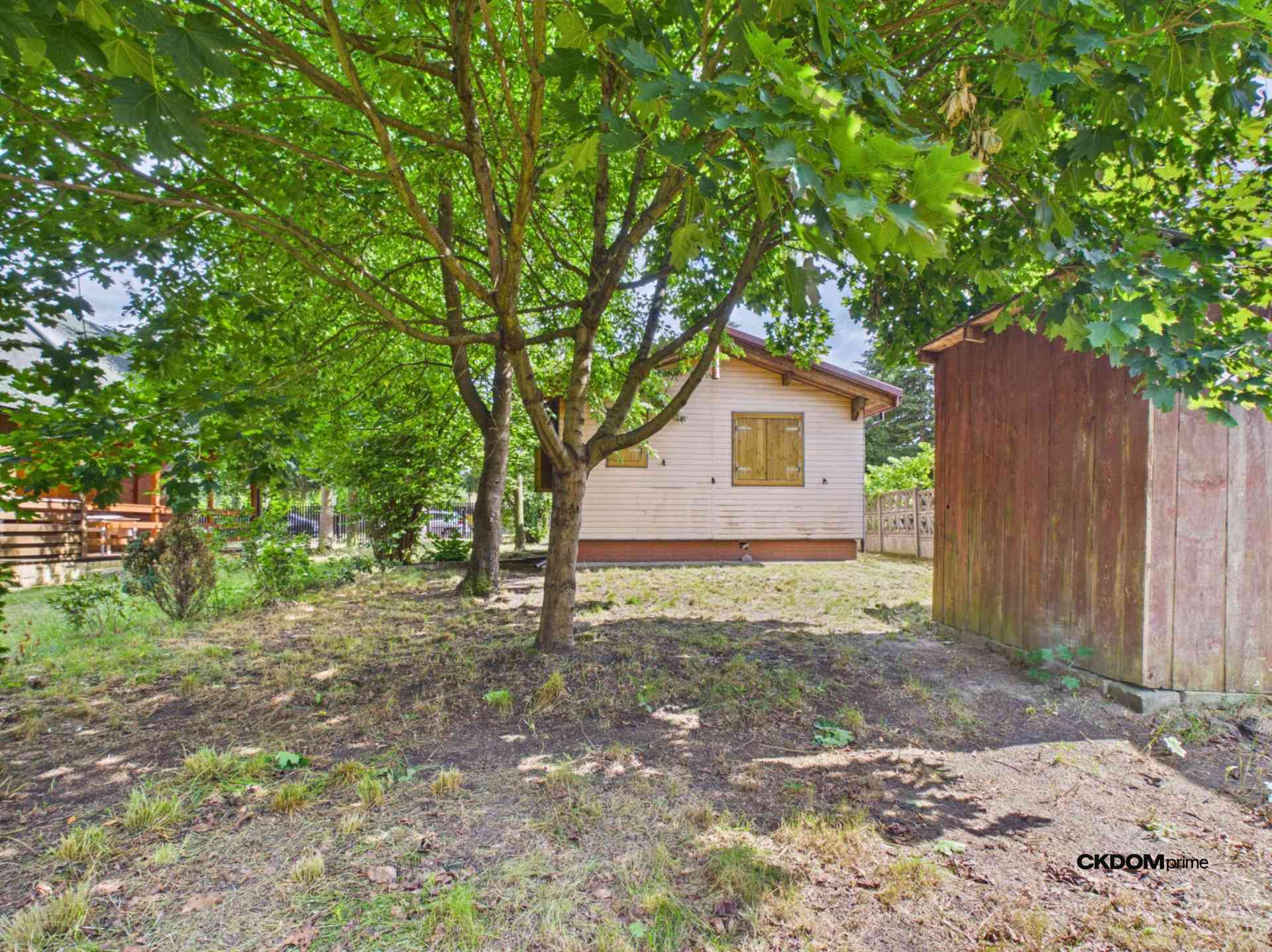 Urokliwa działka 530m2 z domkiem letniskowym w Garbatce-Letnisko - zdjęcie 2