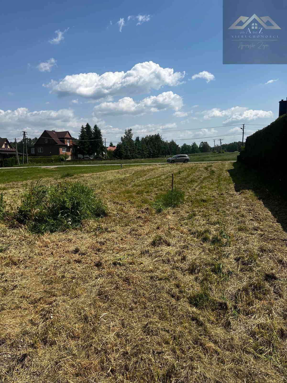 Działka budowlana z domem drewnianym - zdjęcie 8