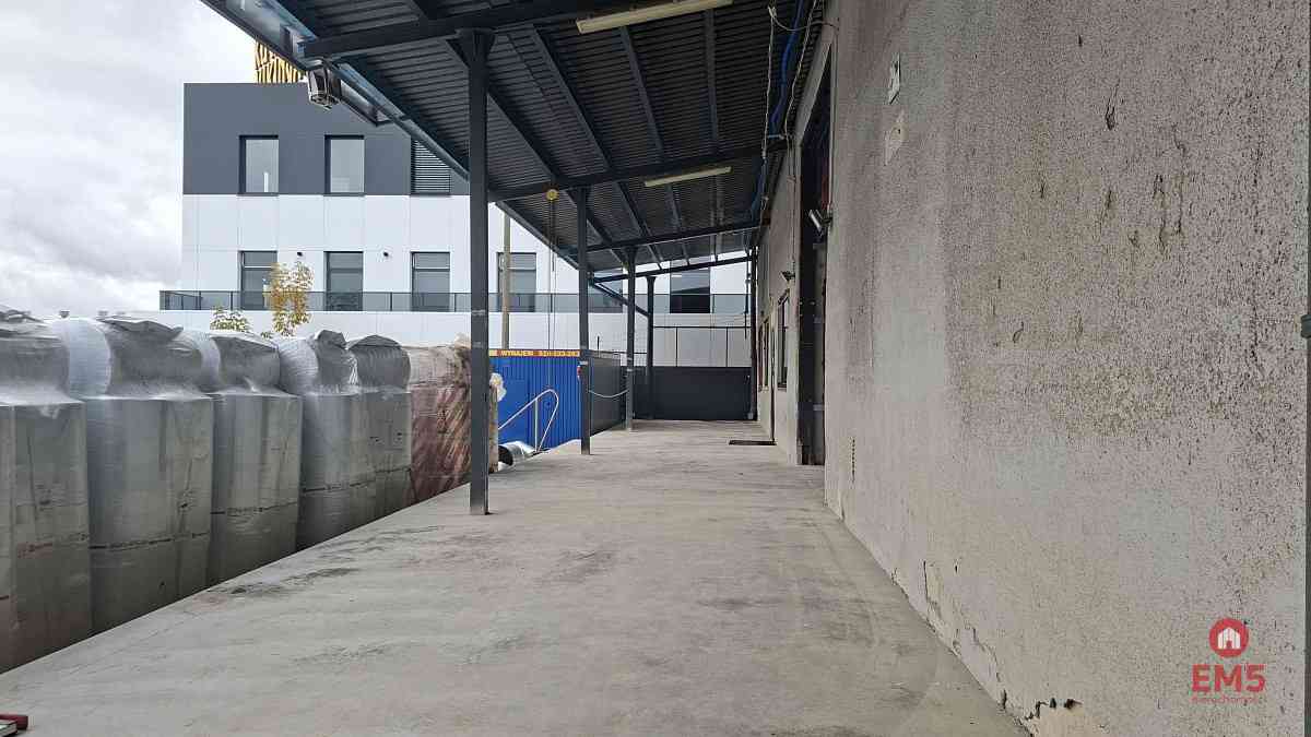 Hala-magazyn z rampą 1200 m2