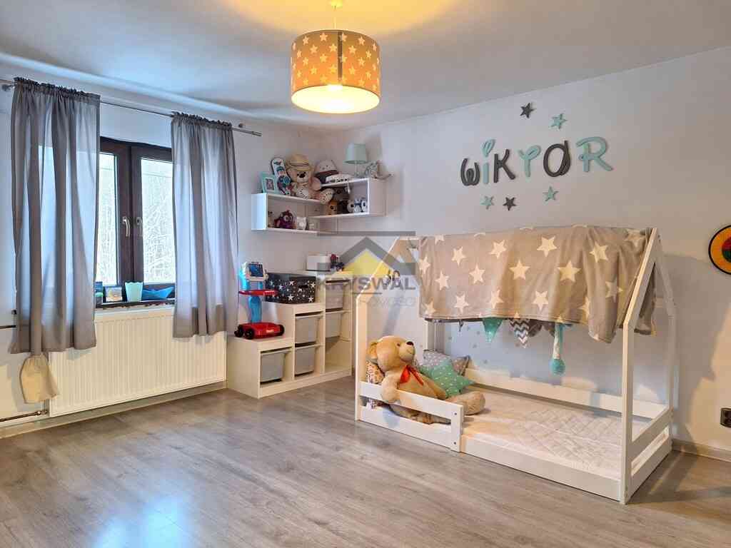 Dom z dużą działką I garażami, bliskio jeziora! - zdjęcie 13