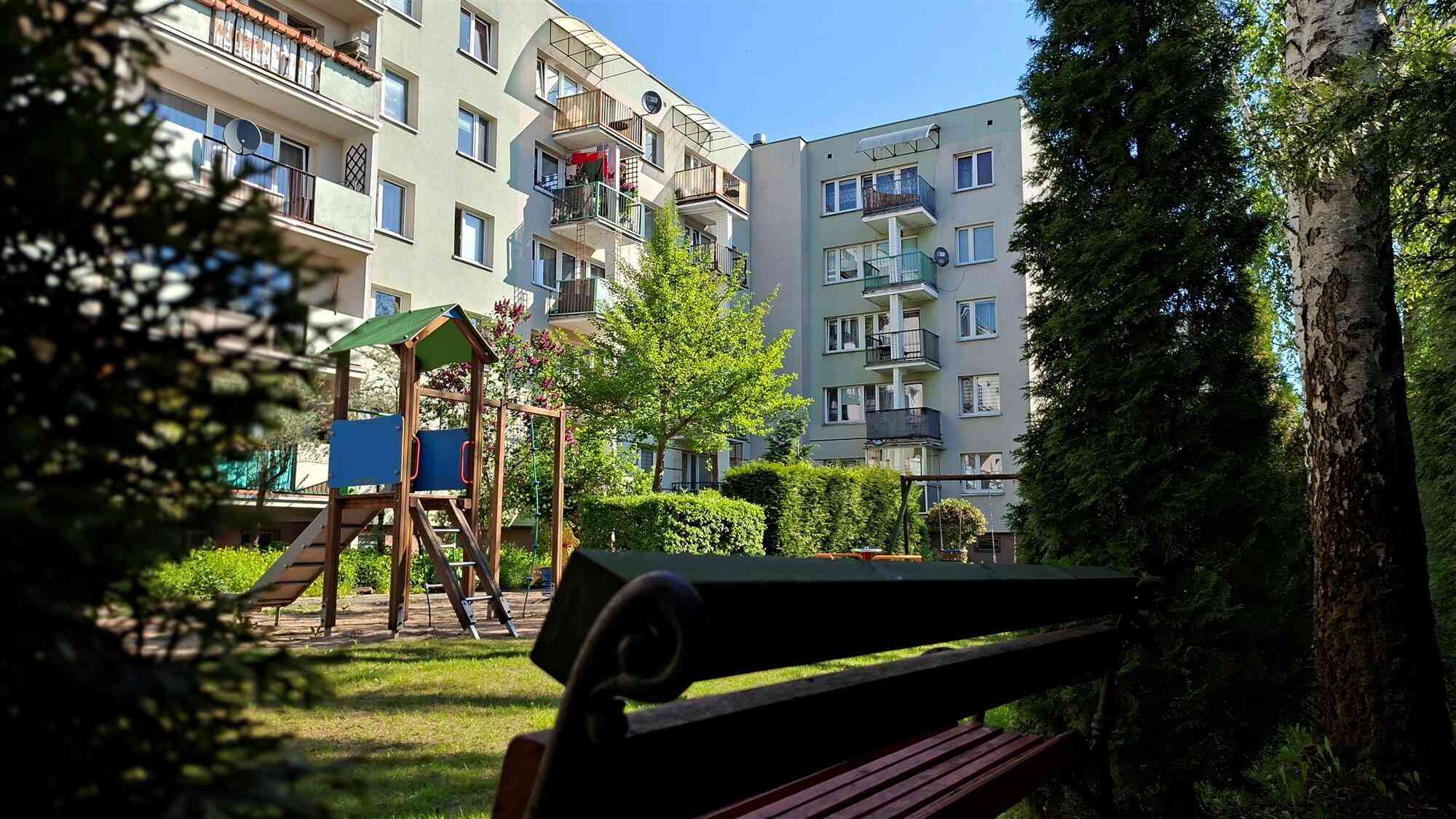 Czteropokojowe mieszkanie blisko szkoły - zdjęcie 10