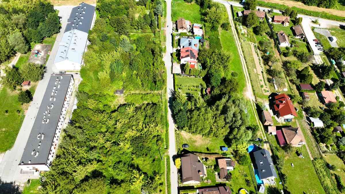 Działka z wydanymi WZ na dwa domy - zdjęcie 8